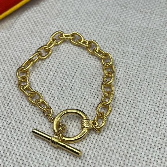 Vintage Chunky Gold Toggle Bracelet – Bold 80s/90s Statement Piece - Picture 11 of 13